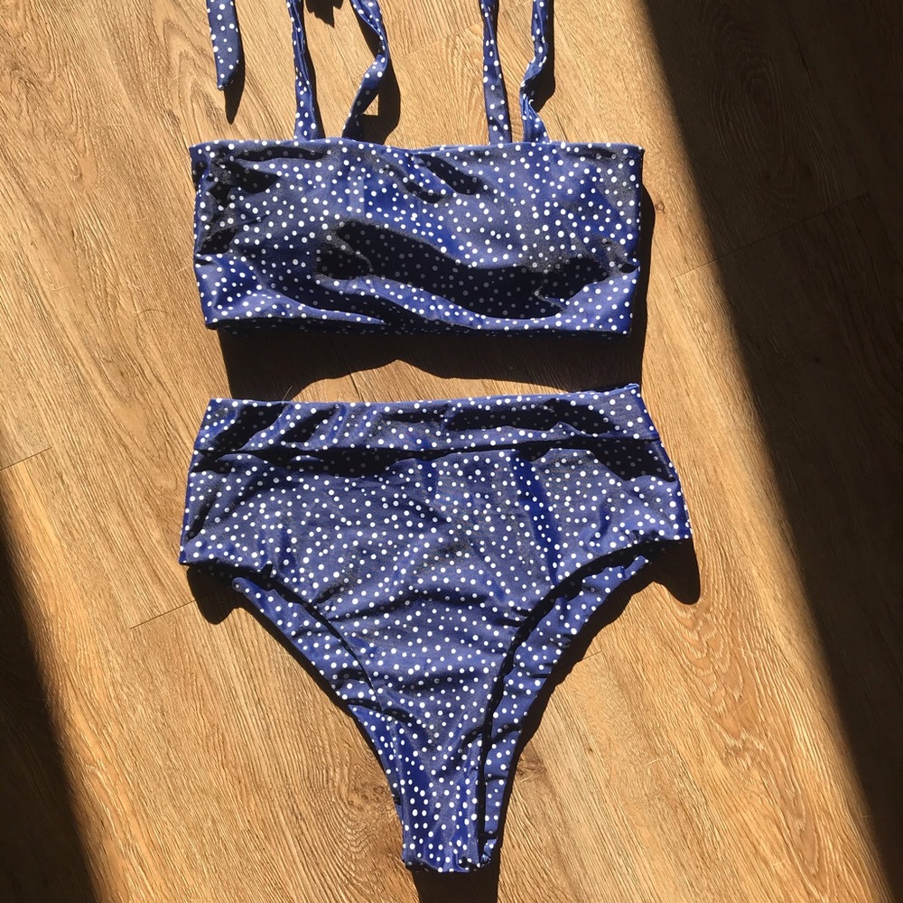 assorted swimsuits - Picture 2 of 5